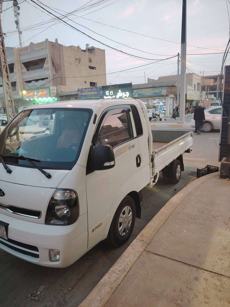 كيا للبيع موديل 2017 جديده ماشيه 161 مكفوله للستفسار الاتصال عل الرقم التالي ***********
