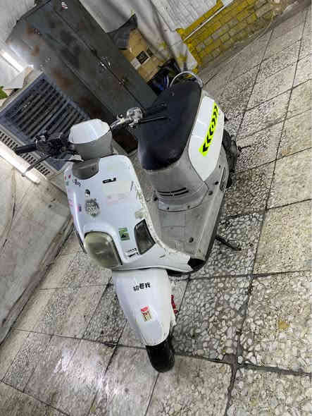 السلام عليكم 
***********
***********
السعر 450 وبيها مجال
العنوان بغداد حي الجامعة 
للبيع ماكس بوليس سرعة 120 مكينه 49 بدون لا نضوح ولا تبخير ولا صوت صدر امامي خلفي شغال بريك امامي خلفي شغال كلجات بلاديه شلعة معدل صالنصه رياضي FM تايرات امامي خلفي.جدد كفرات بلاديه مختمه نضافتهن 70‎%‎ كهربائيات سلف شغال لايت امامي خلفي شغال اشاير يمنه يسره شغال هورن شغال باقي الدراجة موضحه بالصور  بيها ملاحضات بسيطة للاستفسار ع الرقم 👆 بغداد
