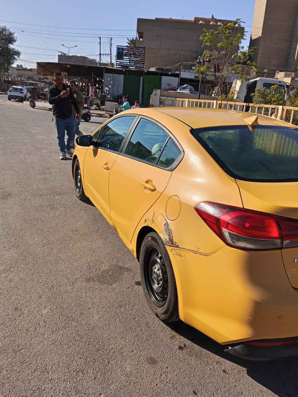 السلام عليكم رمظان كريم ع الجميع
فورتي موديل 2018 رقم بغداد الجديد هسزه وسنويا جدد مصفره من الهيئه مكينه 2000 الدوش المرغوب شباب حادثه حلو خلفي قبق الصندوك مبدل وبيها بارد جامالغ الامامي وطخه بسيطه جاملغ خلفي كلشي موظح بصور السياره كله ليبل واحد عده الصندوك صدر امامي خلفي جديد تخم تاير جديد سياره ما متعوبه السعر 122وبيها مجال مكان السياره بغداد الدولعي اي ستفسار اتصال ع هذا الرقم ***********واني حاظر
