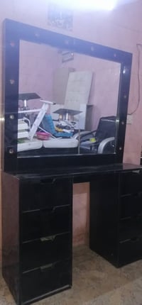 ميز حلاقه تركي درجه اولى عدد ١٠ قطع نظافه ٩٠ بالميه سعر القطعه اب ١٠٠ ...