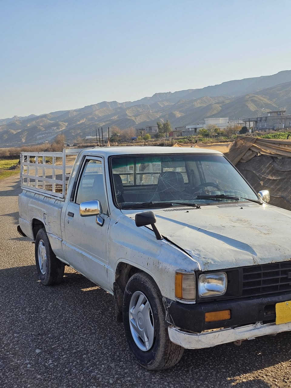 سلام عليكم بيكم للبيع موديل 1985 كير محرك اكسل خير من الله تايرات نص عمر صدر زين السياره مسجله بغداد صدامي بس ما اندل صاحبها ابيع بدون صاحب ابيع مكفوله من  دوله وعشائر السعر 20وبيها مجال  للستفسار اتصل عل رقم ***********
