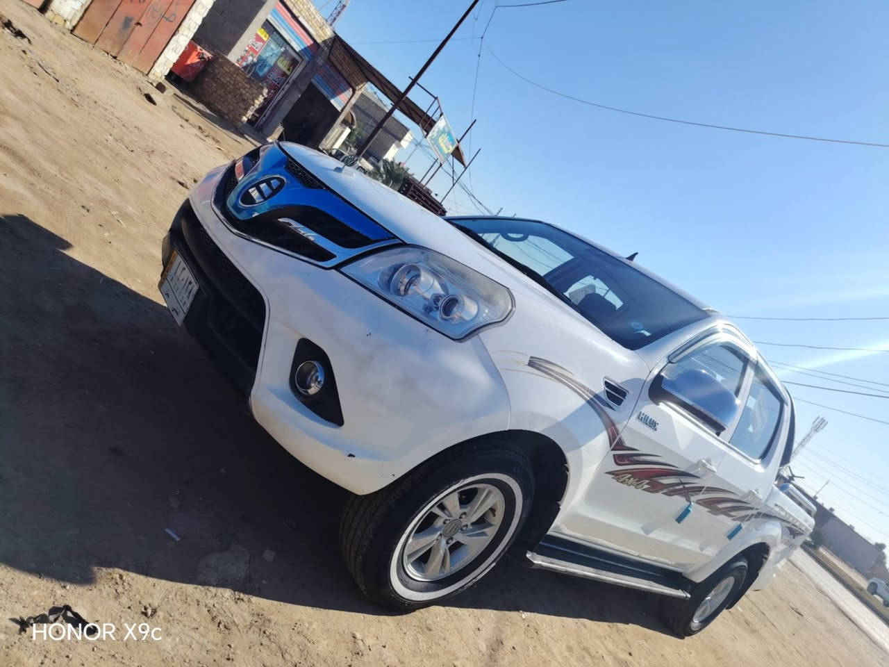 سلام عليكم
فتون 2018 كفاله عامه 
مكينه وكير وحداديه وتخم تاير وتبريد 
كله جديد 
جاهزه من كلش
رقم مثنئ سنويه ل 2029 
السعر 87 وبيه مجال
مكان السياره الديوانيه قضاء الحمزه الشرقي 
‏‪***********‬‏
