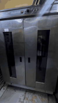 السلام عليكم
معمل كيك ومعجنات وحلويات للبيع
الي باقي منه كالأتي
عارضات كيك مقوس عدد 2
خمارة ايطالي ستلس كهربائية بدون غاز
شيتر ايطالي جديد بالجيس الذراع الوحده 120
كسارة سورية كبيرة
عجانة نص كيس جديدة بالجيس
عرباين عدد 2 وطاوليات وقوالب مشكل 
ميوزة مرمر تقريبا 10 مختلف الاحجام
ميوزة ستلس ستيل غذائي ثخين عدد 2
سنك حوض ستلس
بيع بسعر مناسب كله شلعه وحدة
ولتشيل هم للنقل كله عليه وين متريد باب محلك
ماسنجر متواجد 
عالخط متواجد
واتس اب متواجد
***********
