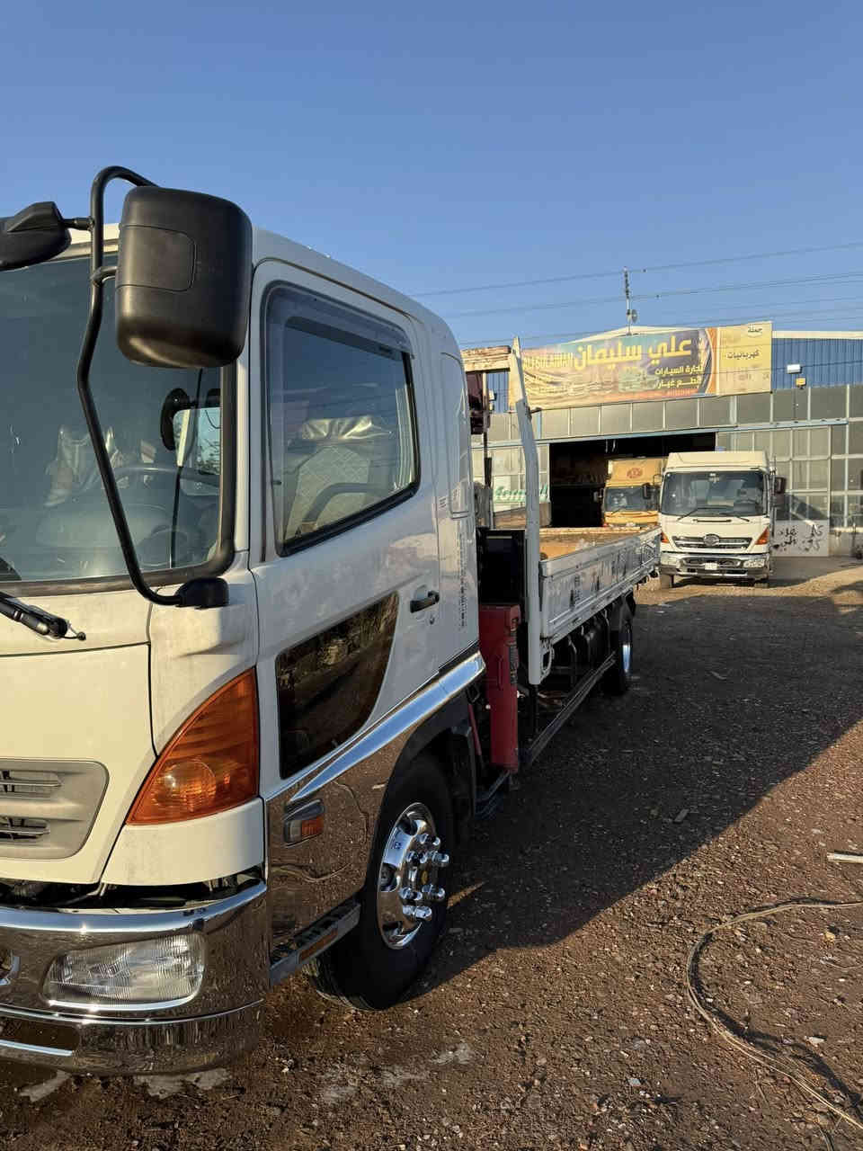 سلام عليكم للبيع هينو كرين سلايتين نص مخالف  موديل2018 رقم بعداد طول البدي سته وربع بلادي دخول جديد
العنوان واسط الصويره 
***********
***********
