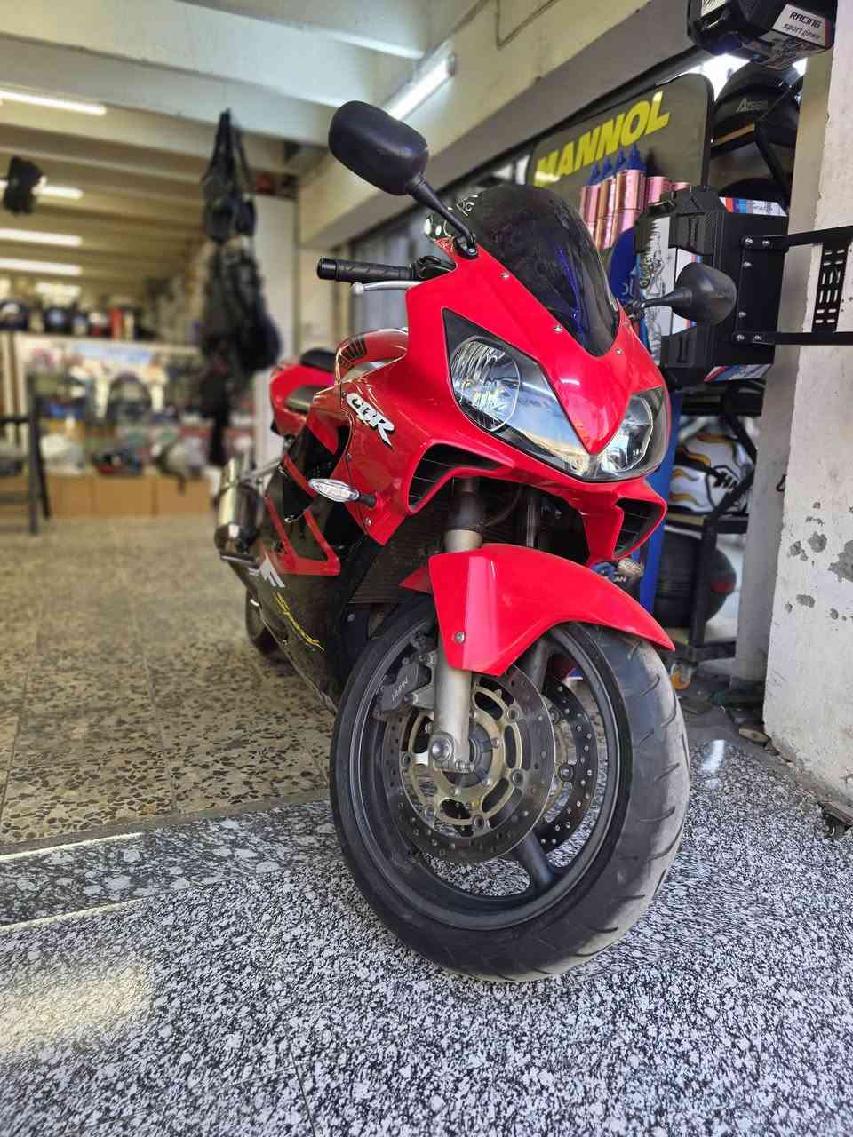 F4i 
600cc
تفاصيل كامله بالفديو دراجه رمبه مو مال شارع 
***********
بغداد
