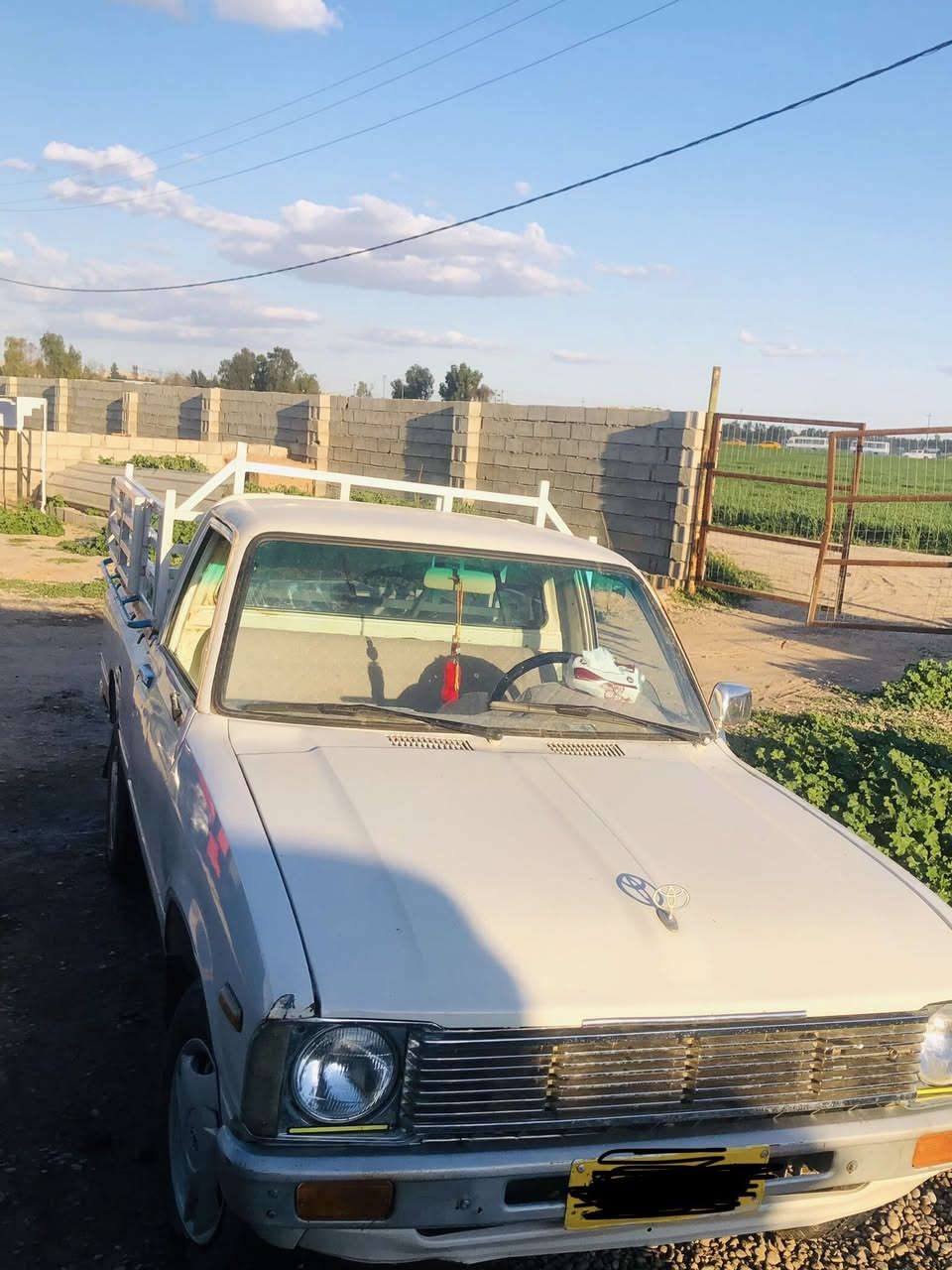 اسلام عليكم سياره تيوتا 80 للبيع  نضيفه وحلوه احلى من الصور سعر 27 وبيها مجال ‭0776 491 1170‬
