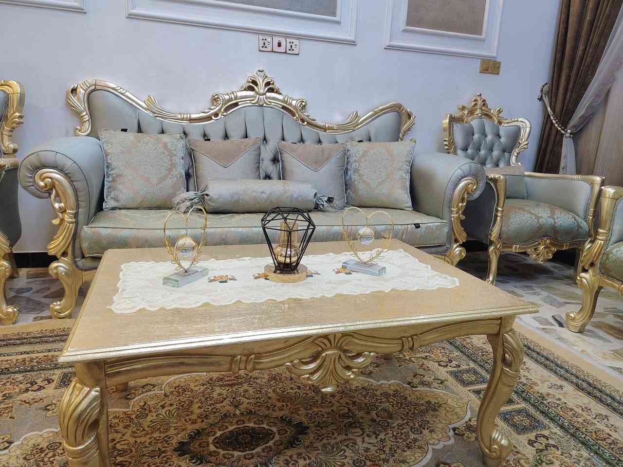 تخم زان ملكي تركي اخو الجديد 10 مقاعد مع  طبله وسطيه مع طبلات صغار عدد 2 العنوان مدينه الصدر للاستفسار خاص او الاتصال بالرقم ***********
