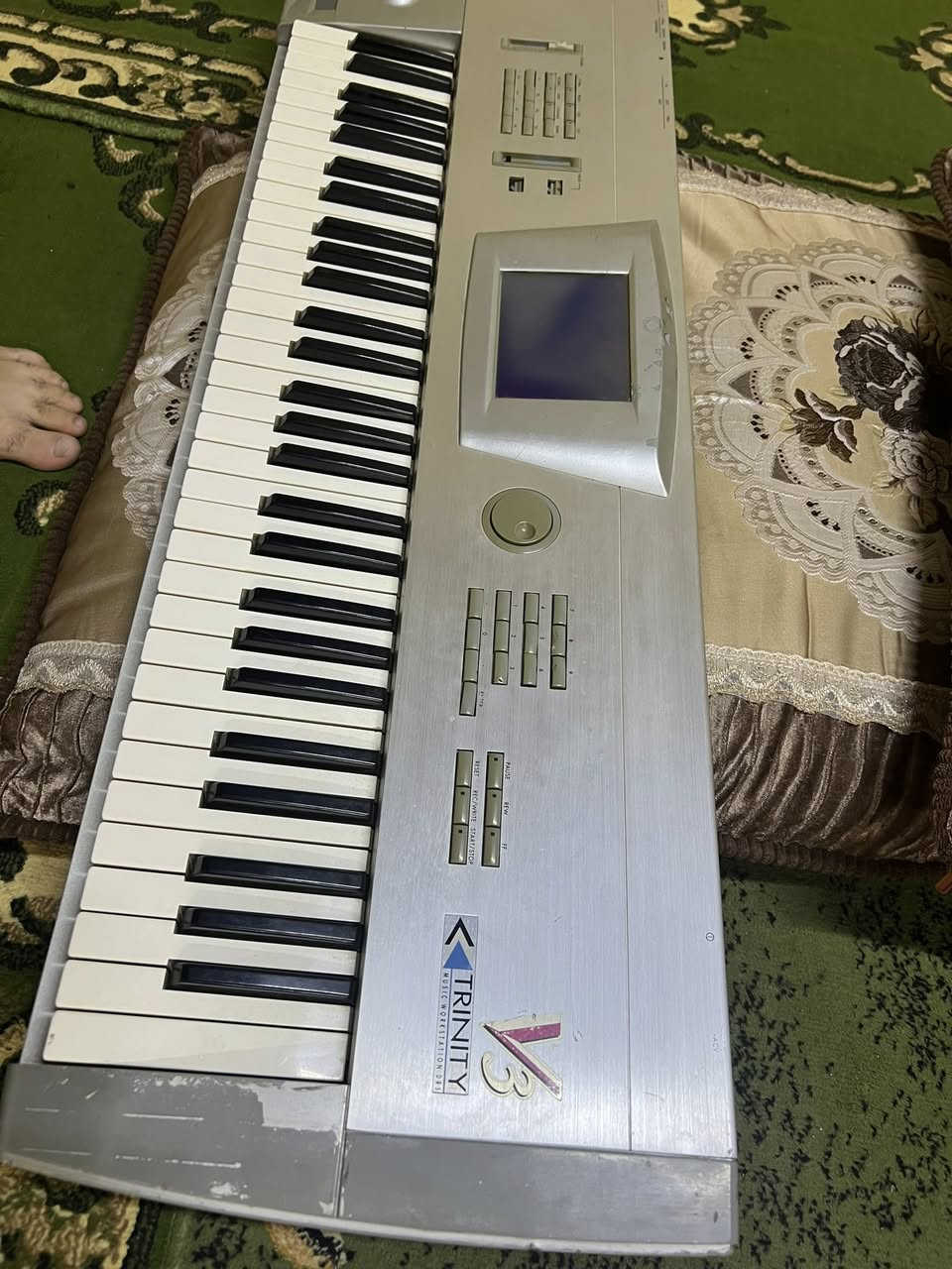 نضافه 70 ‎%‎ شغال كامل ماوس سامبلر كلو اصلي  بي ملاحضات فقط للأستفسار اتصل بيع مستعجل 
***********
