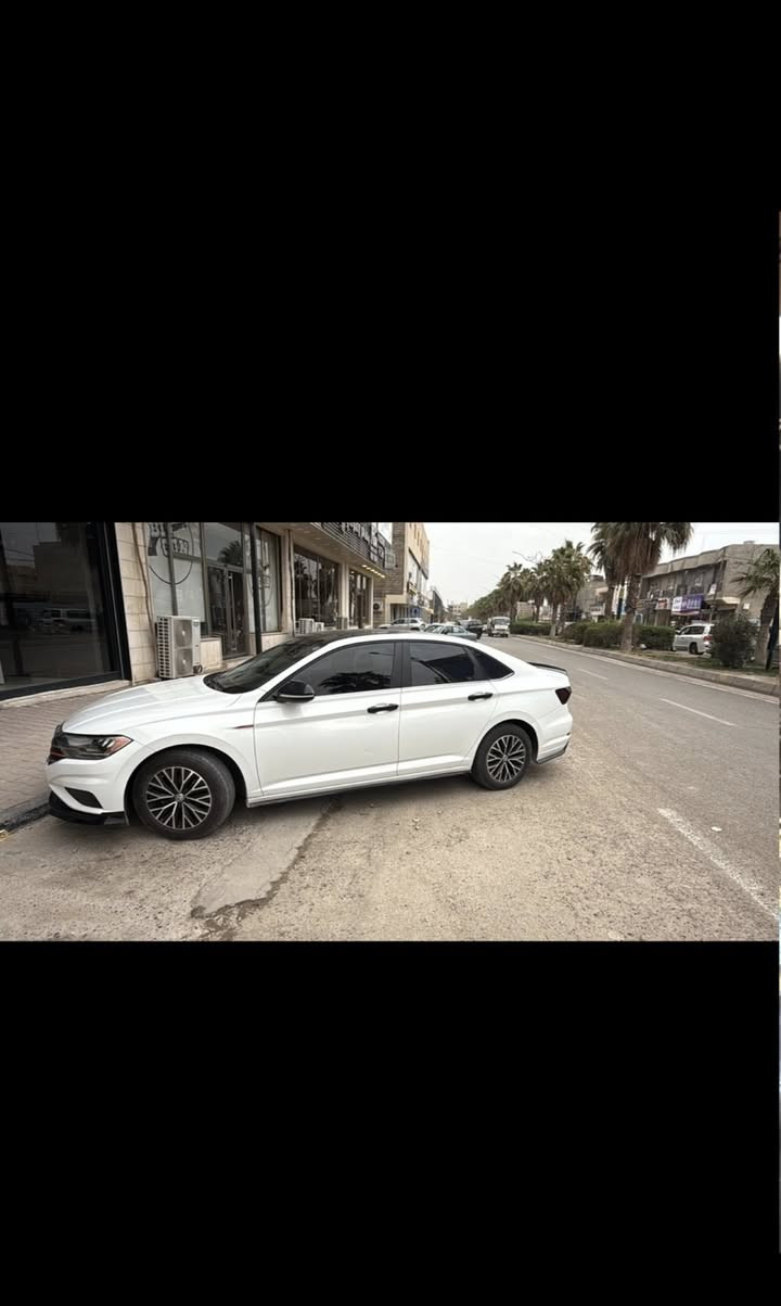 ‏Jetta 2019 SE
السيارة مكفولة من كل شيء

بجم كبس، 
فقط باب خلف السكن صبغ بدون دواخل و اسفل الصندوق مكان رقم، مع دعامية خلفية...
ربع جامرلغ خلفي تقريبا شبر بارد 

سياره ماشية 85 ميل وقابل للزياده 

كل ايرباكات سليمة %١٠٠

مكان :  صلاح الدين تكريت 
***********

‏3VWC57BU8KM009291
