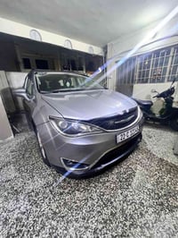 من رخصة الأدمن سياره للبيع فقط بدون مراوس كراسلر باسفيكا موديل ١٧ فول ...