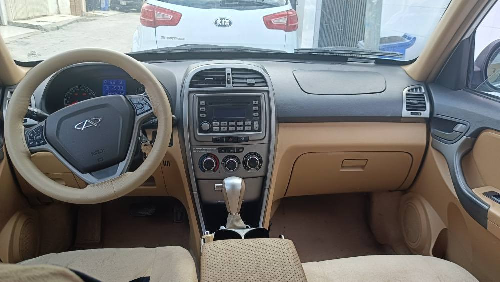 جێری تیگو 2014 فول مواسفات یەک بست  بۆنیتی سبوغە بێ ژورێ پشت و پێشی کەپسە لەگەل دوو جێی گچکە تەعدیلی هەیە سەنەوی و رەقەمی هەمووی نوێیە بەناوی خۆمە و گێرو مەکینەو کارەبایاتی هەمووی بەشەرتە سعریشی 76 وەرەقەو مجال
*********** أربيل, العراق
