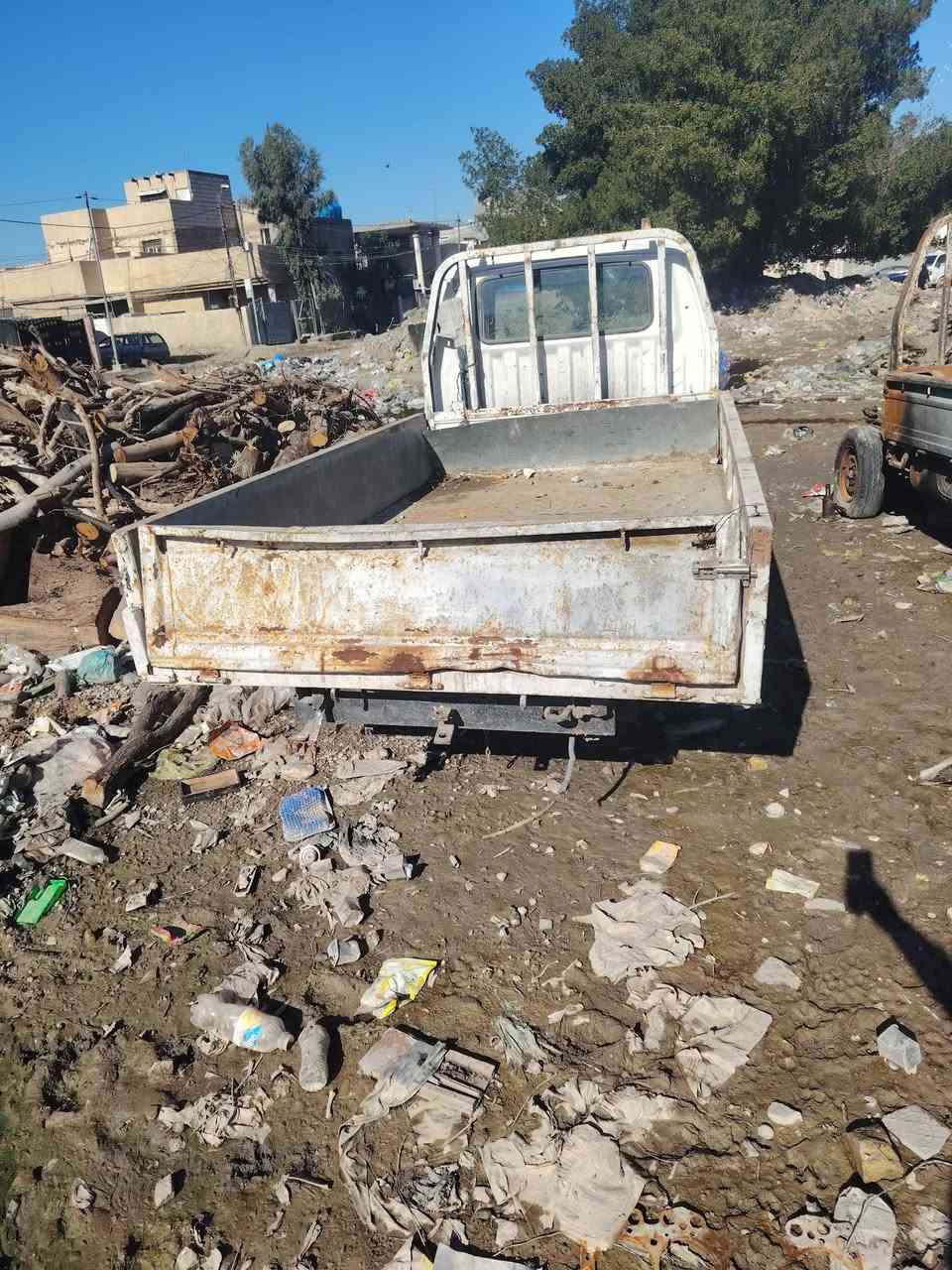 السلام عليكم غراض كيه بنكو للبيع بدي ابيض سبعه جنكال وبدي الزرك سبعه جنكال ومحجر ثمانيه جنكال وهاي السياره كامله كير مكينه بعدهي عل سحك مجفته جديد العنوان بابل حله رقم التليفون *********** / ***********
