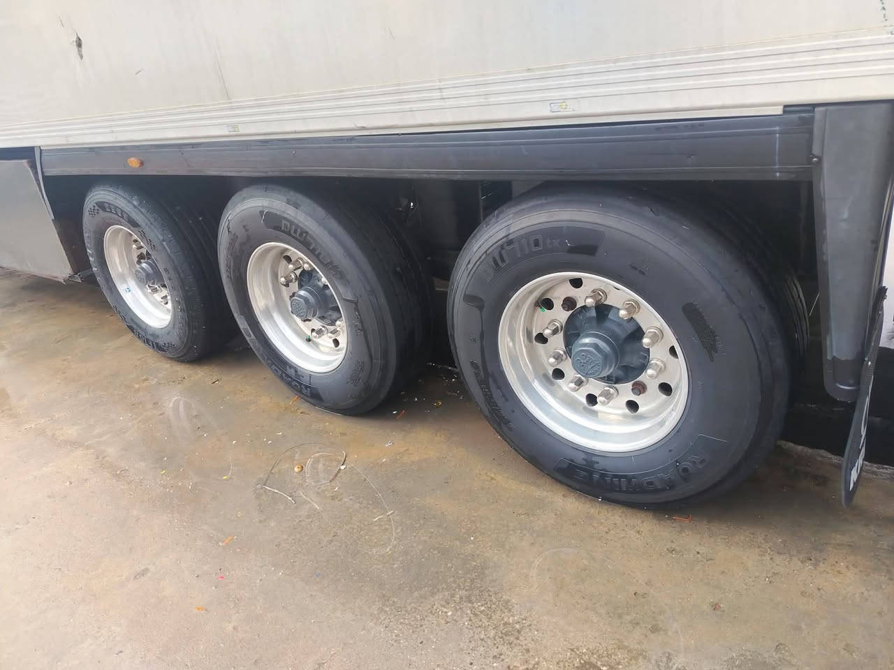 للبيع براد لنمرت 2008 رتفاع ستندر سمك7 دسك بريك ويل كروم بدون منفيس جهازSL200e ابو وركه***********
