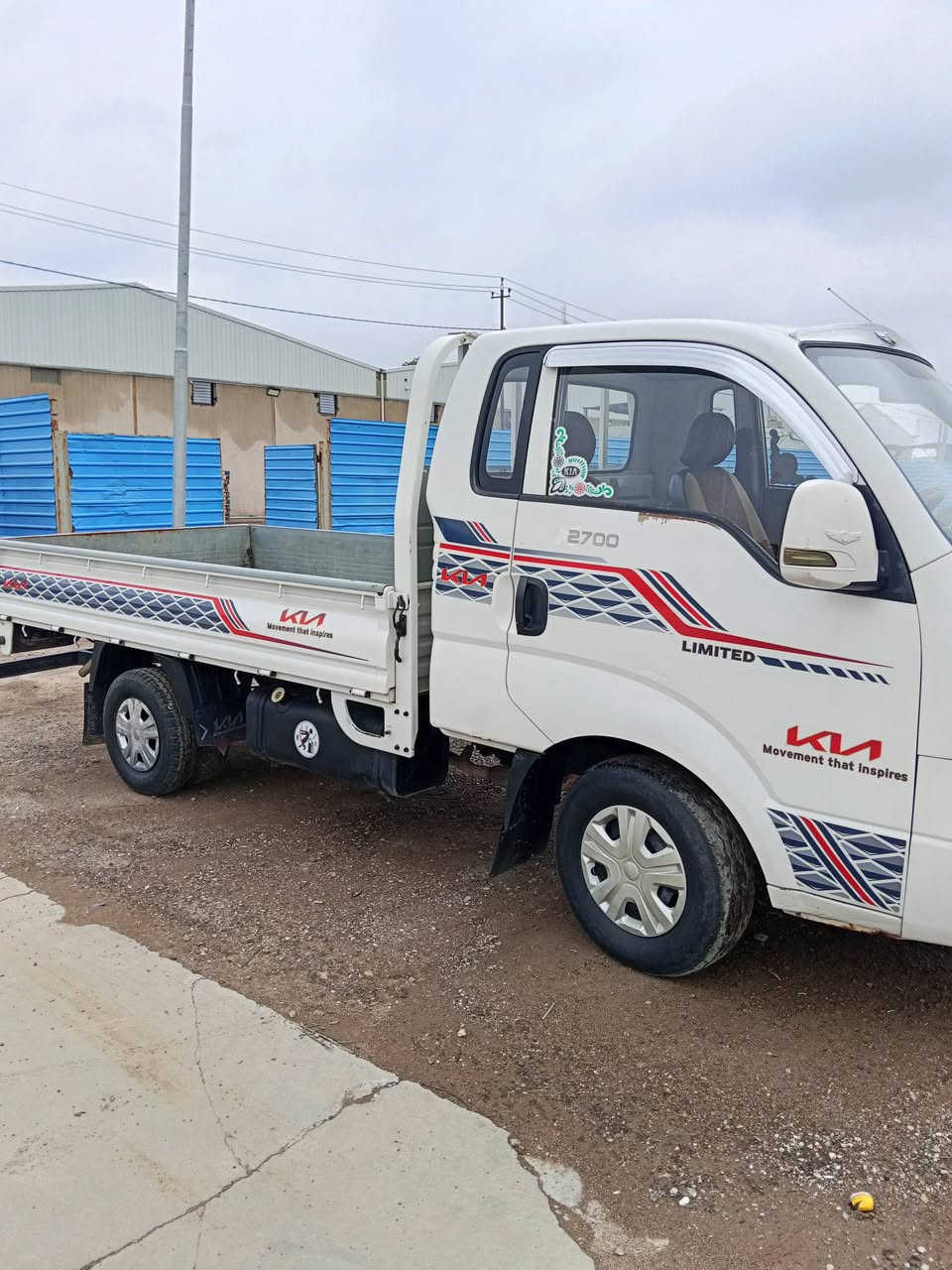 كيا حمل موديل 20رقم بغداد مشروع وطني كفاله عامه نظيفه سياره   هاتف ***********
السعر 127وبيها مجال
