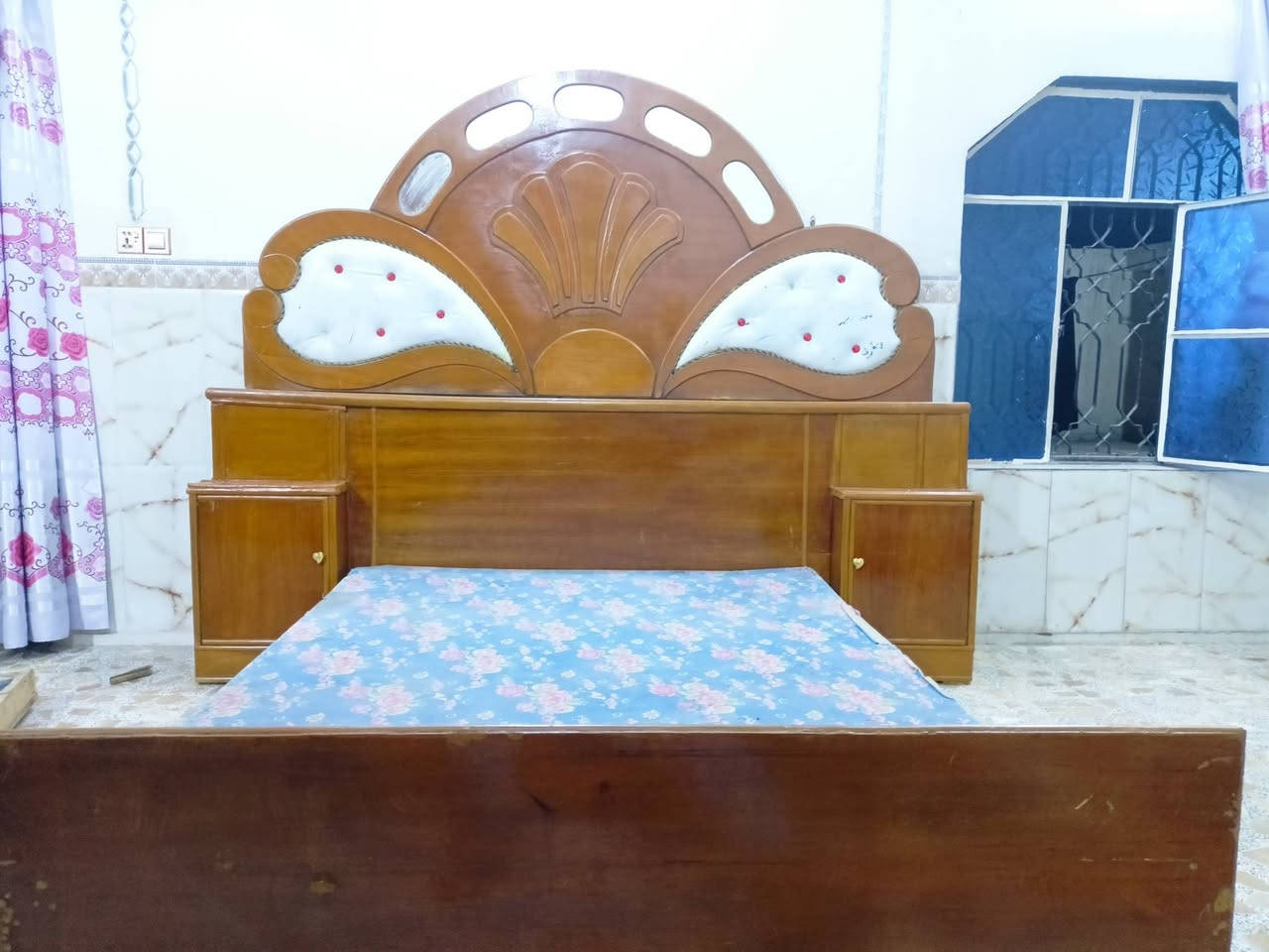 مكان نجف / ***********
غرفه صاج عراقي ام 6 باب طابقين نضيفه تزكام داخل وخارج صاج سعر 400 بيه مكال
