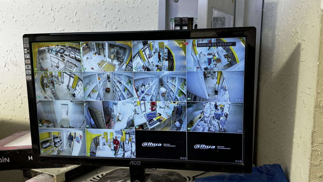 #الحمدالله_و_الشكر
  /
صور من اعمال مكتب الامير لكاميرات المراقبة و الانظمة الامنية 
تم تنصب منظومة كامرات نوع دهوا ip  دقة 5ميكا  و 2 مكيا فول ليلي نهاري ملون  صوت صوره  عدد 14  في منطقة الحارثية   
 

 
مكتب الامير لكاميرات المراقبة و الانظمة الامنية يوفر لكم الحلول المناسبة و الجودة 🥇🥇في العمل 
مع الضمان على العمل لمدة سنتان 
و ضمان على المواد ايضا سنتان 
متواجدين بكل محافظات العراق الحبيب 
و اكيد عروضنا و الهدايا موجوده 🎁🎁
مع كل نصب 
بوكسات استراحه على عدد الكامرات🎁🎁 
واير hd 🎁🎁
و اسعارنا ماسبة لجميع 💰💰
***********
