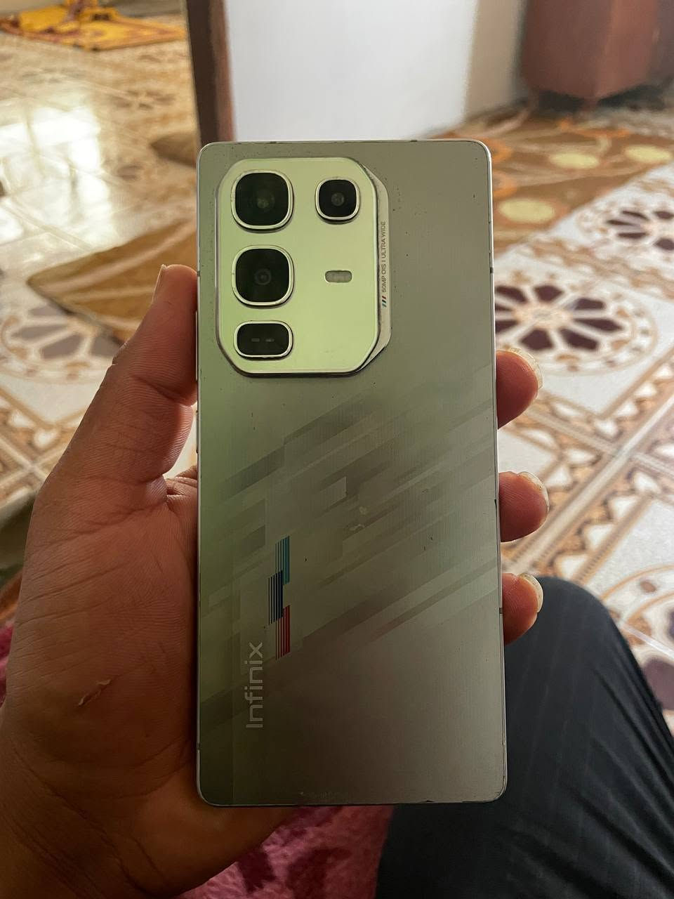 انفنكس ٥٠ برو ذاكرته ٢٥٦ تلفون حلو نضيف مبدل شاشه فقط بيه فطر بل شاشه سعره ١٧٥ رقمي ***********
