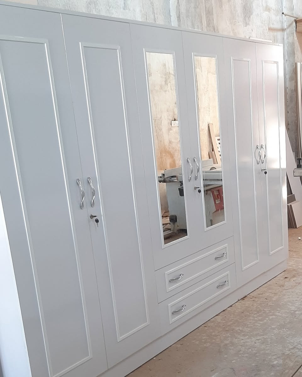 إلى أصحاب الذوق الرفيع..كل ماتبحثون عنه تجدونه في لمسه فن لصناعه الغرف والكاونترات التركيه..شغل حسب الطلب..متانه ..نوع الالعنوان حله شارع 80 .⚘.بالقرب من شارع الحسينيه🌹 مقابل عماره ابو امير لكماليات السيارات 💥 هاتف 👈.***********...باداره سيد ظافر💗خشب  MDF ...
