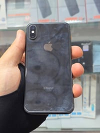 آيفون XS • ذاكرة ٦٤ • بطارية ٧٧