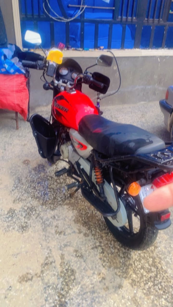 ‏سلام عليكم دراجة بوكسر موديل 21 شهر 12  مرقم بغداد إنجليزي دراجة كلها شغالة سلف هندر كلها شغالة سعرها 1600 بيها مجال عنوان بغداد تقاطع الخنساء رقم الهاتف ‎***********
