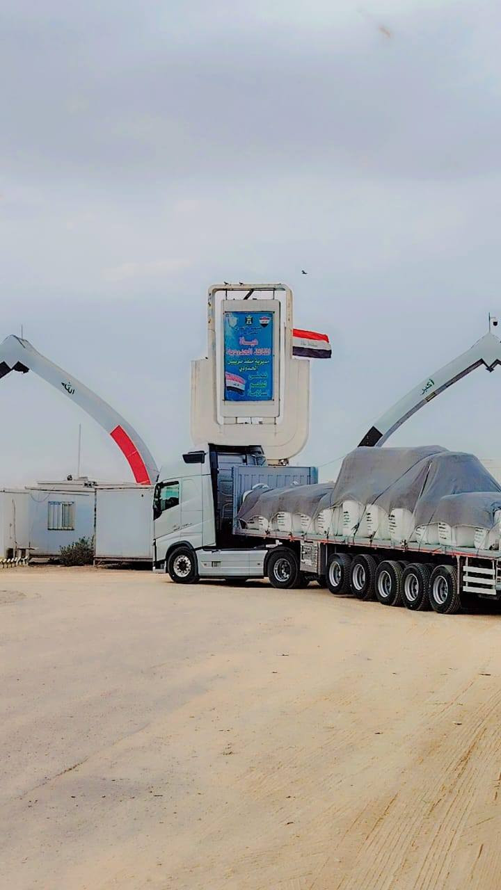 سلام عليكم ورحمة الله وبركاته
فالفو ذيب للبيع موديل 2016 تدفئه تبريد خزن  تخم تاير راس وعربانه ثلاجه رادار سرعه هاف 3 طكات قماره خطين مرسم وراها  عربانه 5 محاور سنويه جديده لل 2030 السياره مرقمه قبل 5 تشهر السعر (650)بيها مجال بصيط  للاستفسار الاتصال على الرقم
***********
