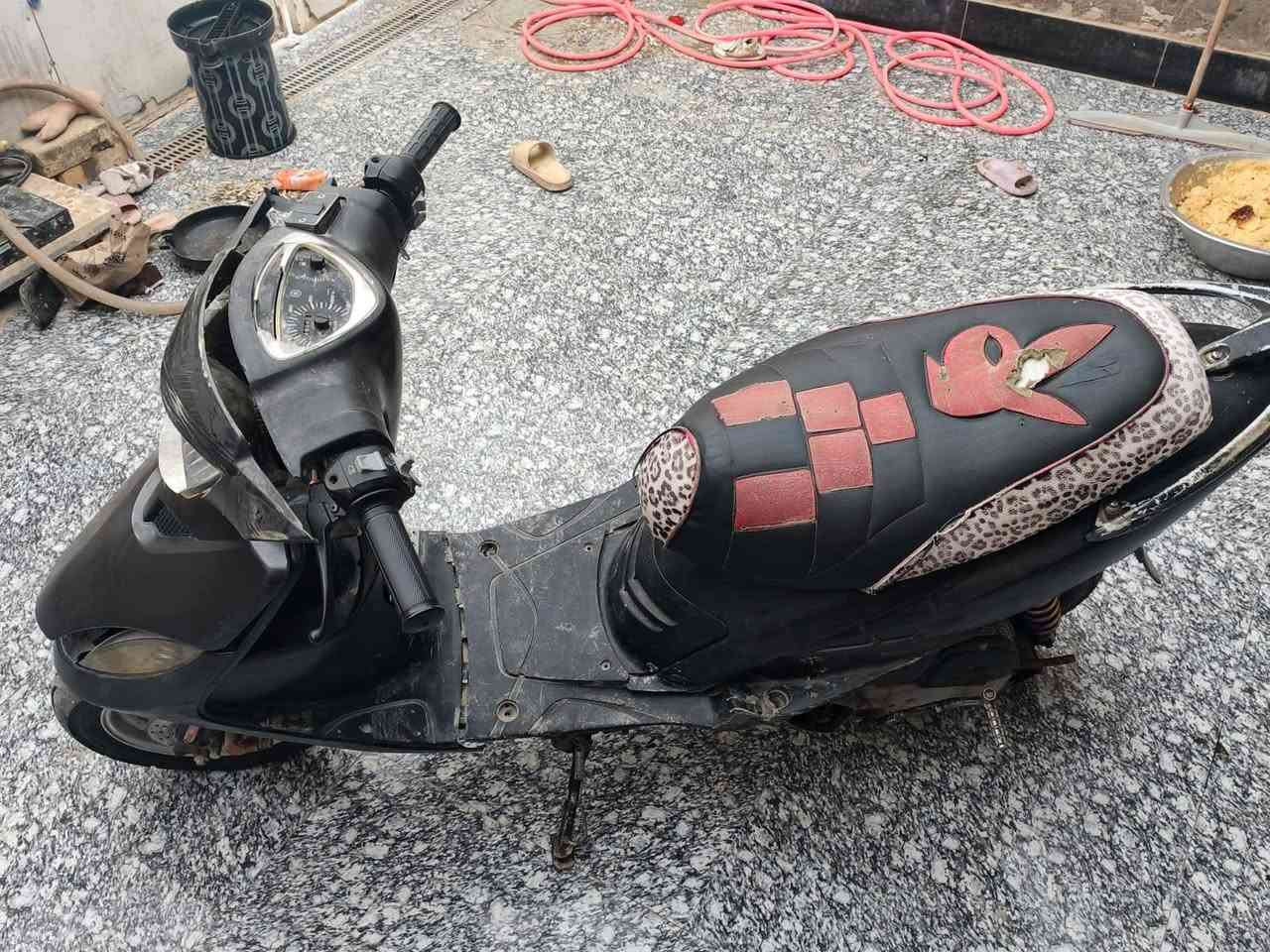 سلام عليكم شباب مكلف بل نشر درجة لبيع
ماكس عدله 
درجه وراق
درجه شغيله نكره بس عوزهه تريتيب جانت متروكه 
السعر مالتها ٣٤٠وبيه مجال  
لمكان حي الشهداء 
رقم ‏‪0771 830 1729‬‏
