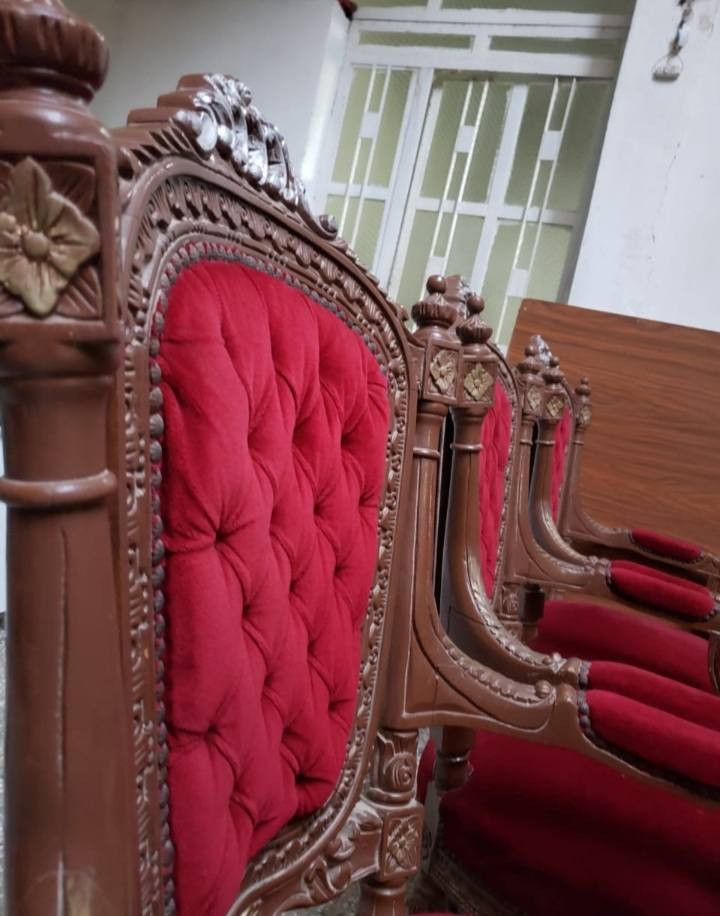 للبيع
غرفة ضيوف عبارة عن 6 كراسي و3 طاولات
خشب زان حفر يدوي وقماش مخمل تقيل
رخام الطاولات ايطالي
بسعر حلو ولقطة مناسب جدا للعيد واستقبال المحبين
0988553308


**إذا كنت صاحب هذا الإعلان وتريد حذفه لأي سبب، رجاءا أرسل رسالة إلى الدعم الفني**