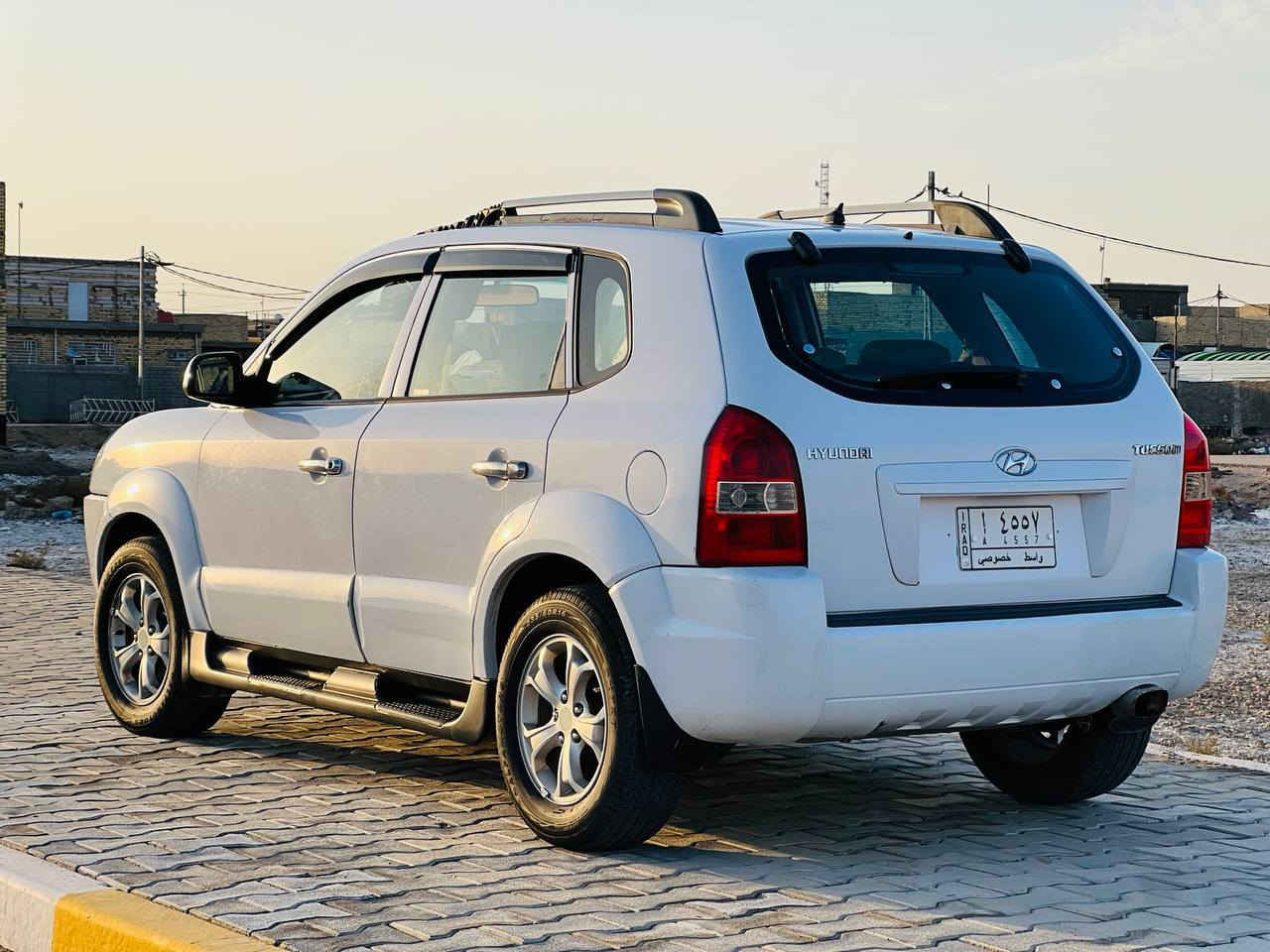 توسان خليجي موديل ٩ مكينه دوش ٢٠٠٠ نضيفه كلش صدر حداديه تخم تاير جديد بيها قطعتين صبغ مكانه بابل ناحيه الشوملي السعر ١١٥وبيها مجال ***********
