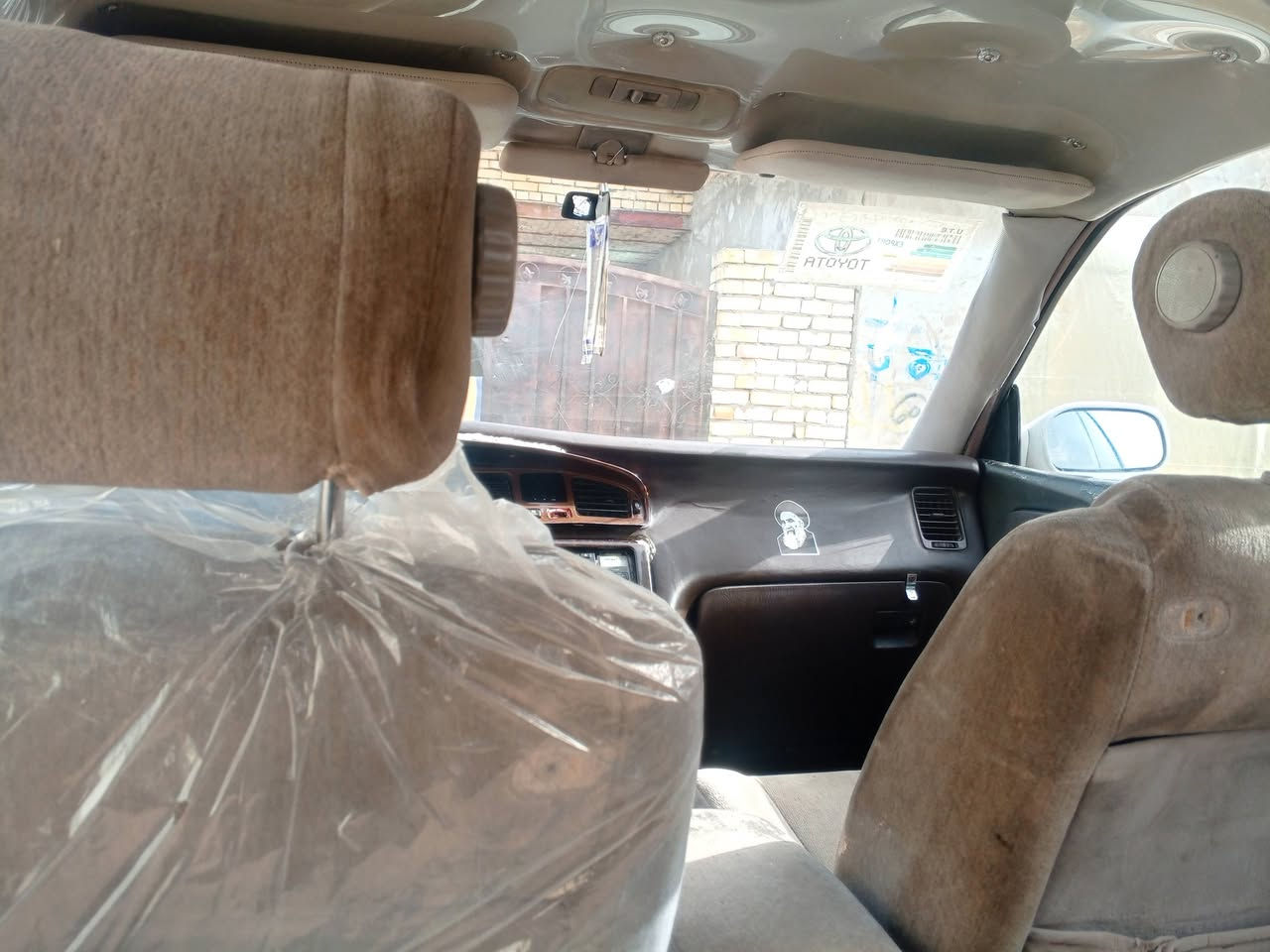 سلام عليكم  سياره بطه للبيع موديل 1993مكفوله من الكص ونقل الجثه والاصوليات رقم بابل  مكينه  2500ديلكو حداديه 100/100 تخم تاير  غرفه جديده تبريد شغال تخم بطاين جديد سنوية  ساقطه داخله هزه  السياره مال جناي  مكان السياره ميسان بيع مستعجل الاتصال  على الارقام  ***********  او ***********
