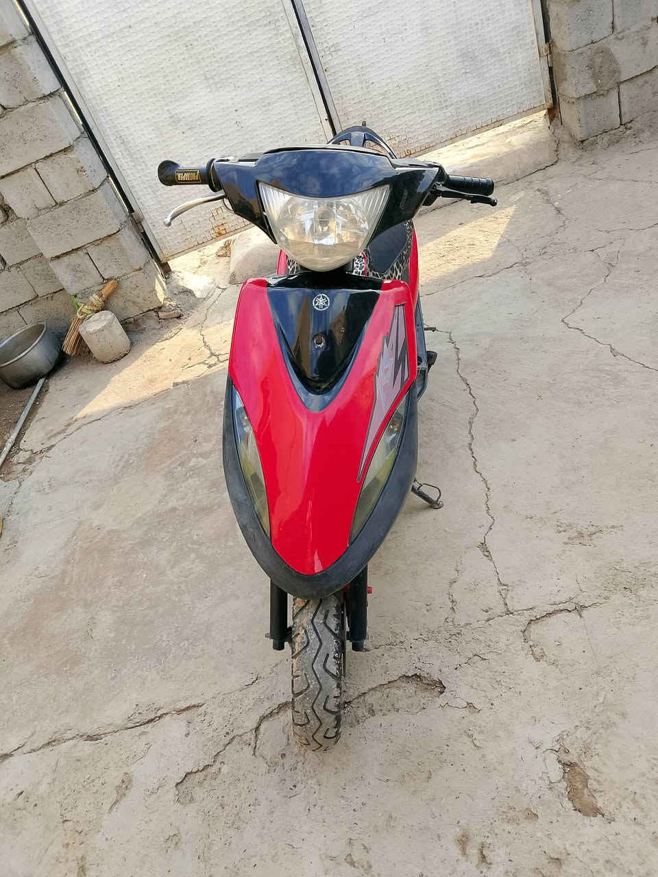 دراجه ماكس نضيفه مكينه خرسه خير من الله بوشه 55 شلعه ومعدل كهربائيات شغاله نص سلف شرط مكان ديالى الغالبيه ***********
