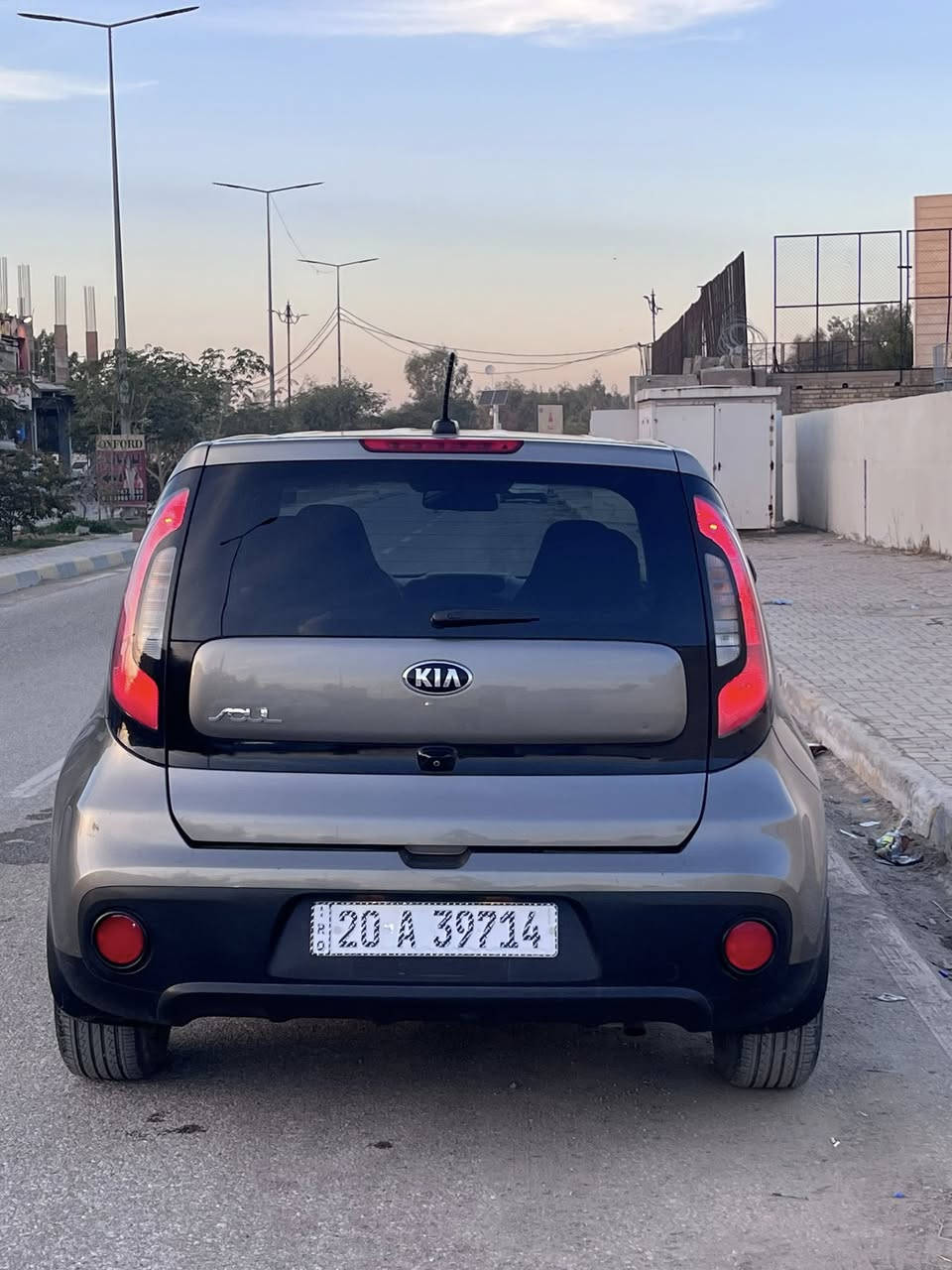 كيا صول 2018
وارد امريكي
محرك 1600
ماشيه 66mi
المواصفات:
شاشه كبيره
كامره 
تحكمات ستيرن
بلاجكتور
الضرر مثل ماوضح بسونار وصور امريكا  وبيه اثر حالوب ميبين اله بسونار
السياره جديده 
السعر:129
الرقم:***********
العنوان:ديالى بعقوبه الجديده
