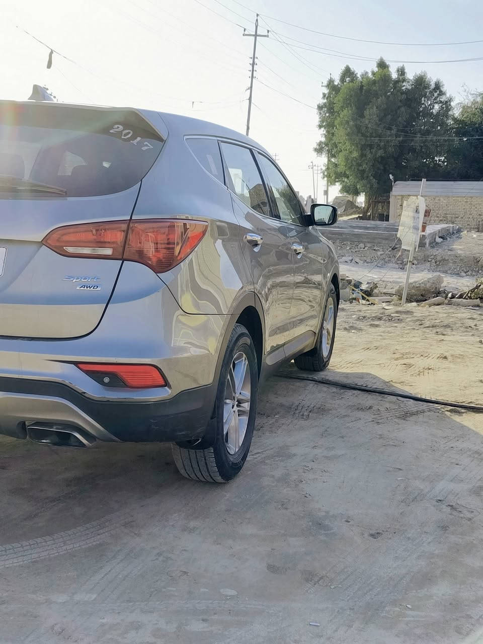 السلام عليك
‏# للبيع سنتافيا 2017 سبورت 
‏# رقم ذي قار  دولي باسمي سنويه ل29
‏تحويل ثاني يوم. 
‏# وارد امريكي (حادثهة بنيد و ربع الجاملغ) 
‏# محرك 2400 
‏# تبريد منفصل قطعتين 
‏# شاشة كامره دواره 
‏# مانع الانزلاق 
‏# تحكم ستيرن 
‏# تحكم ستيرن مود درايف 3 وضعيات قياده  
‏# السعر 150 $ بيها مجال بسيط 
‏# مكاني الناصريه مركز قرب المدينه المائيه 
‏للتواصل   ***********
‏# غير متواجد على الفيس
