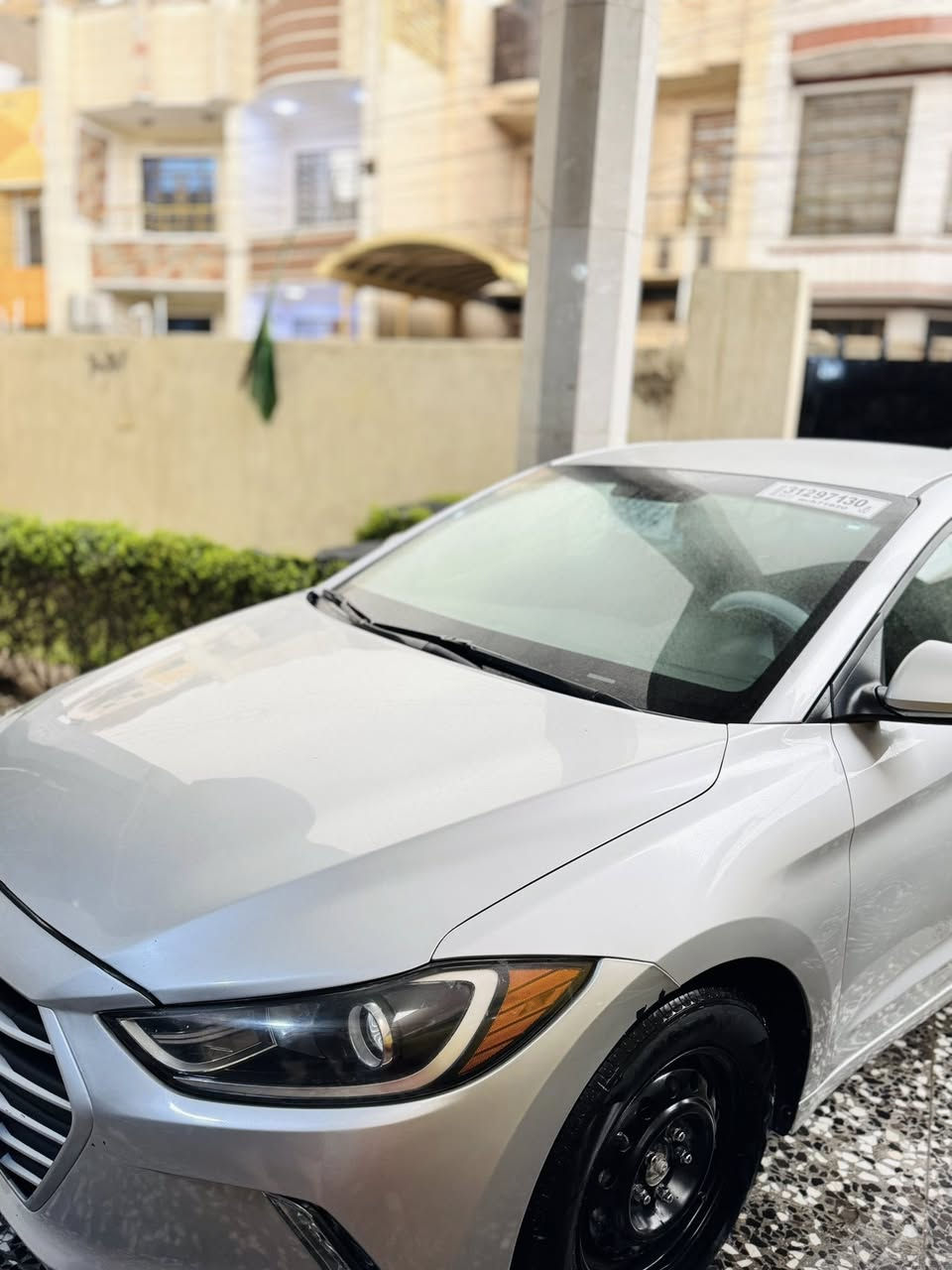 السلام عليكم 

النترا 2017 وارد امريكي مكينة 2000 دوش 

حادث بسيط جداً موضح بالسونار فقط خشم بنيد وربع صندوك 

بدون ايرباك بدون دواخل بدون شواصي 

مواصفات 

رادار جانبي
 حساسات امامية 
 اشاير مري 
كشنات تدفئة 

سيارة كلش نظيفة 
ماشية ١٢٢ كيلو 
السعر ١٢٧٠٠$ وبيها مجال بسيط 

رقم ***********

اتصال او واتس اب متوفر 
مكان سيارة بغداد 

￼
