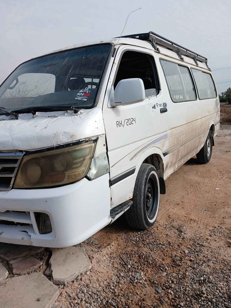 سلام عليكم سياره جنبي موديل 10  عليه قرامات  رقم بغداد كير ومحرك بطه سعر 15  رقم تلفون ***********
