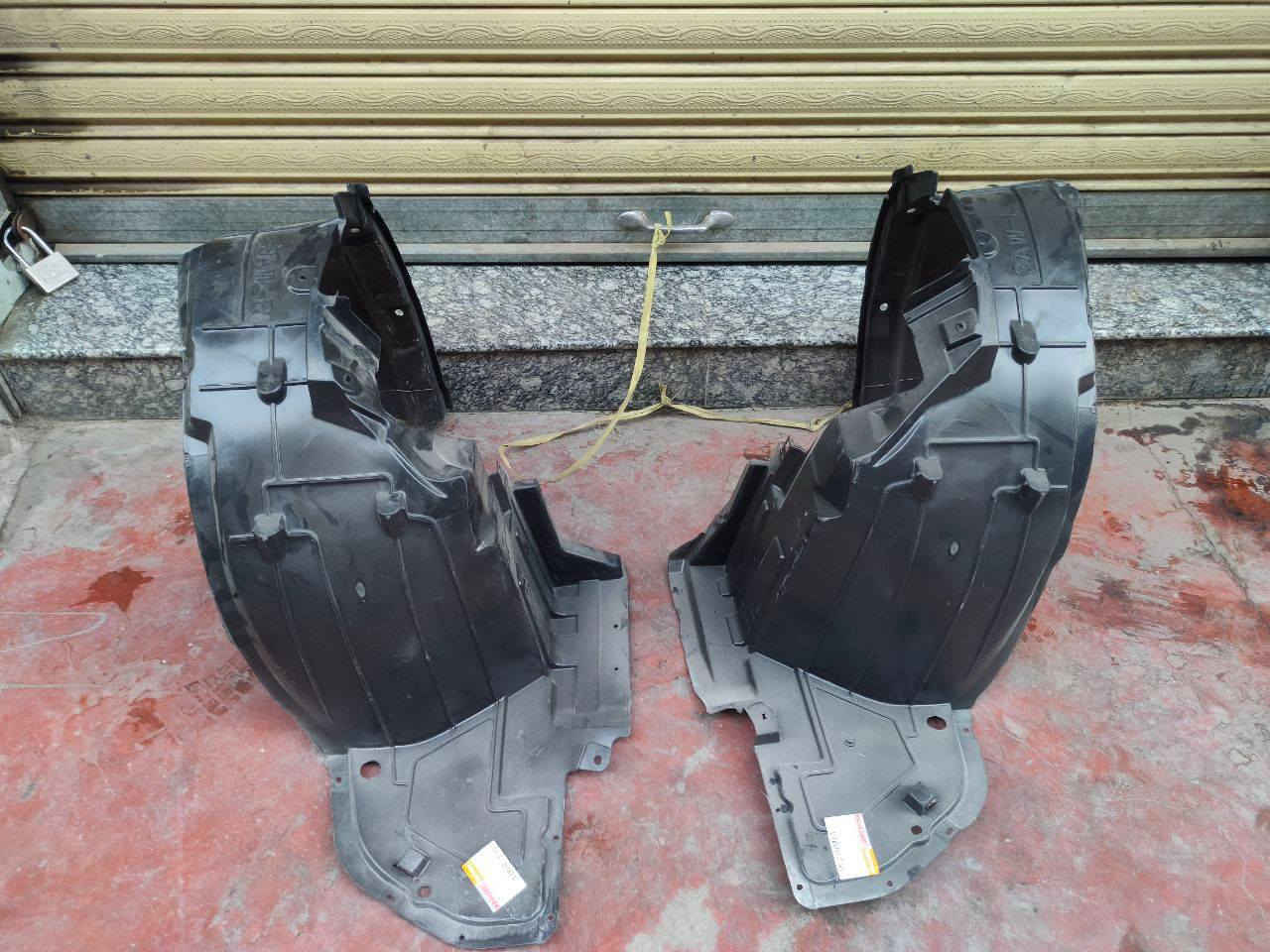 السلام عليكم
تتوفر لدينا غراض سني هندي 

-صندوك سني هندي- 
-دعامية سني هندي-
-بك لايت سني هندي- 
-فول لايت سني هندي-
-شباج سني هندي-
جامة لايت سني هندي- 
-بلوجكترات سني هندي-
-باب سني هندي- 
-درع محرك سني هندي-
-سبايدر سني هندي-
-فان تبريد سني هندي-
دبة راديتر سني هندي-
-بطانة بنيد سني هندي-
-درايف شفت سني هندي-
-قواعد براكيت سني هندي-
-نرمايد سني هندي-

يوجد توصيل جميع محافظات العراق 

للإستفسار التواصل واتساب 

***********. العنوان
 الفرع الاول شارع الضلال
الفرع الثاني  السنك مجمع مينا القيصرية الثانية 
#مركز_الفردوس - الفردوس
