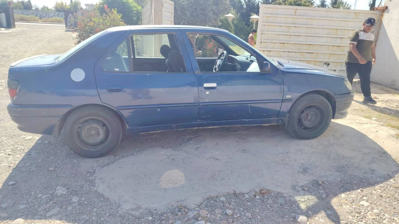 بيجو للبيع 2001 سنويه جديد مشروع وطني كوبون بانزين ماكو تدفه تبريد شغال... ***********
