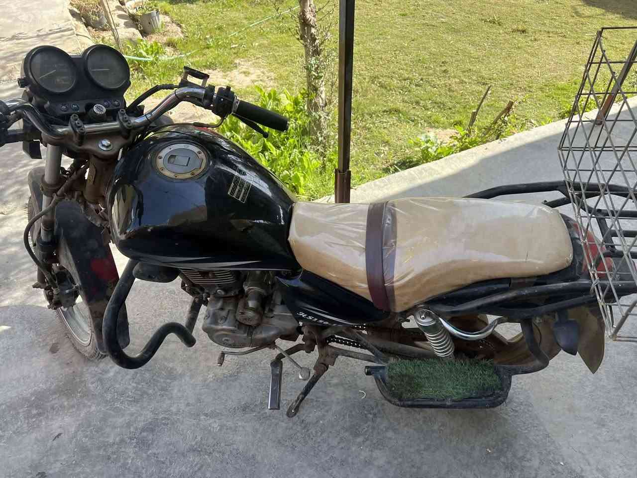 دراجة هيوشا ٣٥٠ وبيها مجال 
***********
