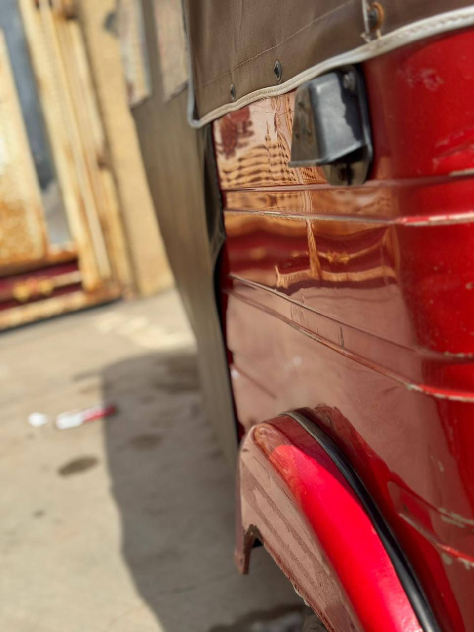 سلام عليكم تكتك موديل 18 مكفوله معمره فقط دوس مكينه بوشه وبستم مبدل السعر 5 ونص العنوان حي أو سبع قصور ***********
