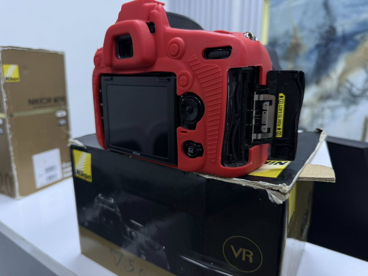 للبيع
كاميرا Nikon D750
عدسة 24-120

المواصفات:
 • بطارية أصلية + شاحن
 • جميع الملحقات
 • مع الكارتون

الكامرا شترها عالي  وبيت الرام واحد منهم يشتغل ولاخ يشكل

السعر: 1,150,000 دينار عراقي

للاستفسار خاص أو اتصال. �
***********
