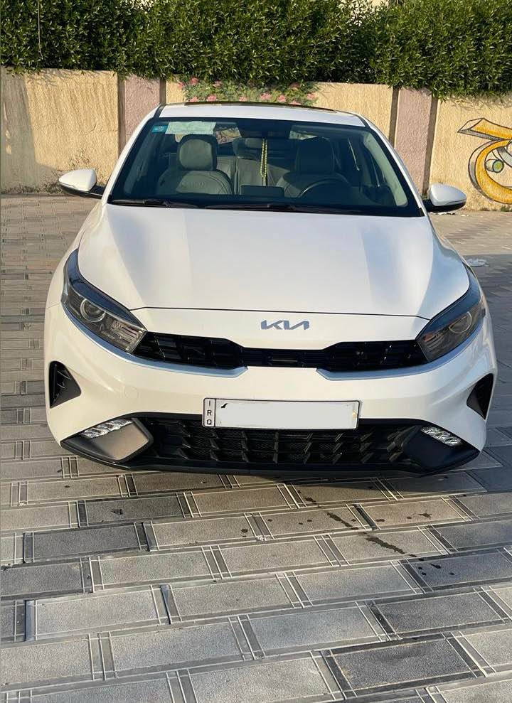 كيا سيراتو 2024 رقم بغداد خليجي سعة المحرك 2000
تبريد قطعتين شاشه كبيره بلاديه اصلي وكامرة 
حساسات خلفية لايت  LED فتح الصندوق من الريموت
فتحة سقف مري شفط مع اشارة أوضاع القيادة ECO+SPORTS +NORMAL
حساسات إطارات 
سياره مفووله للاخير مواصفات 1/1
السيارة ماشيه 29الف السياره بعدها بحاله الوكاله
الاستفسار *********** بغداد, العراق
