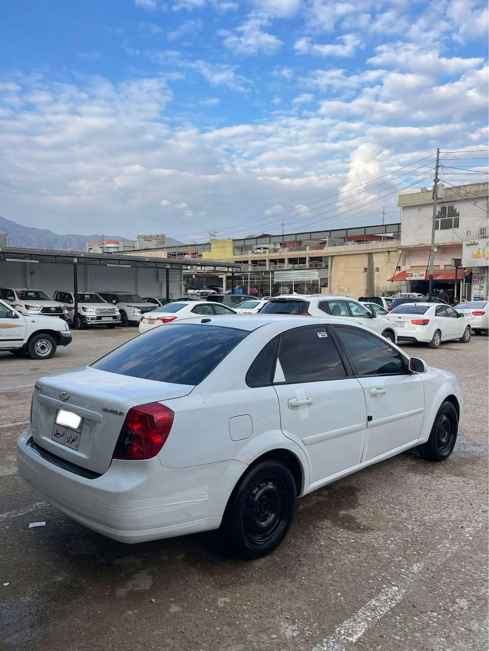 شوفرليت 2012 
كـير عـادي 
شويه باب شبرين صبخ بدون دواخل
كير و محرك شرط 
تحويل شرط 
اربع تايات جديد 
هيكل سيارة حيل نضيف 
بدون اي مصرف 
غرامة عليها 4$ ورقة انزل من سعر سياره 
سعــر 84 شوية مجال
مكان سيارة عقرة 
رقم تلفون واتساب فايبر 
*********** اكر, نينوى
