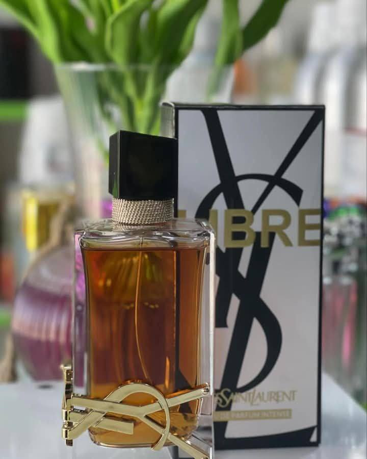 عطر ليبرا ❤️
عطر  ليبرا اف سان لوران ليبرا
حاجة خيال ثبات وفوحان ممتاز 🌟❤️

من أرقي وأفخم العطور النسائيه ❤️🔥عطر ليبرا للنساء 🔥

🌸العطر الأصلي ايف سان لوران ليبرا Libra

🧞‍♀️ مقدمة العطر :اليوسفي ،الخزامى ،الكشمش الأسود ،البرتقال المر.. 🤩
❤ قلب العطر :الياسمين ،الخزامى ،وبراعم البرتقال 
قاعدة العطر :تتكون من الفانيليا ، خشب الأرز، 

‎للطلب والإستفسار يرجى مراسلتنا خاص

يوجد لدينا خدمة توصيل داخل العراق 🚗


**إذا كنت صاحب هذا الإعلان وتريد حذفه لأي سبب، رجاءا أرسل رسالة إلى الدعم الفني**