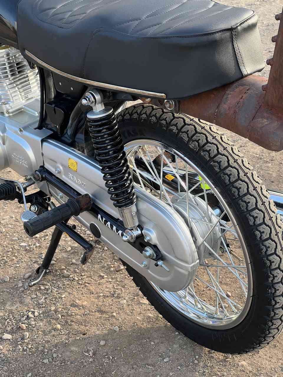 سلام عليكم دراجة للبيع تعميرة 26 مكينة سيجي نامة شاصي إرشا بوري رفيع بلاد السعر 800 أو بيهة مجال للطيبين العنوان الحفرية ***********
