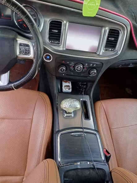 سلام عليكم جارجر موديل 2012 رقم  بغداد مشروع وطني بأسمي تحويل مباشر   ثاني يوم سياره مكفوله كفاله  عامه السياره مصبوغه حزام جماليه فقط السياره ما بيها اي نقص جاهزه من كلشي 

كير ومحرك واكسن 

 تخم تايرات
 
 كشنات جلد كهربائيه
 
وتدفئه وتبريد

 فول مواصفات النوع ( RT )

محرك 6 سلندر 

بصمة وتشغيل عن بعد

فتحه سقف 

شاشه جبيره

كير طياره 

غرفه جديدة

سياره جاهزه ما بيها اي نقص 

وتجي وشوف شوفت عينك

للعلم السياره مال بيت ما مشتغله خط ابداً

السياره نضيفه وحلوة

السعر ....142 وبيها مجال الطيبين وبلخدمة...   

الاستفسار ...***********

مكاني عمارة
