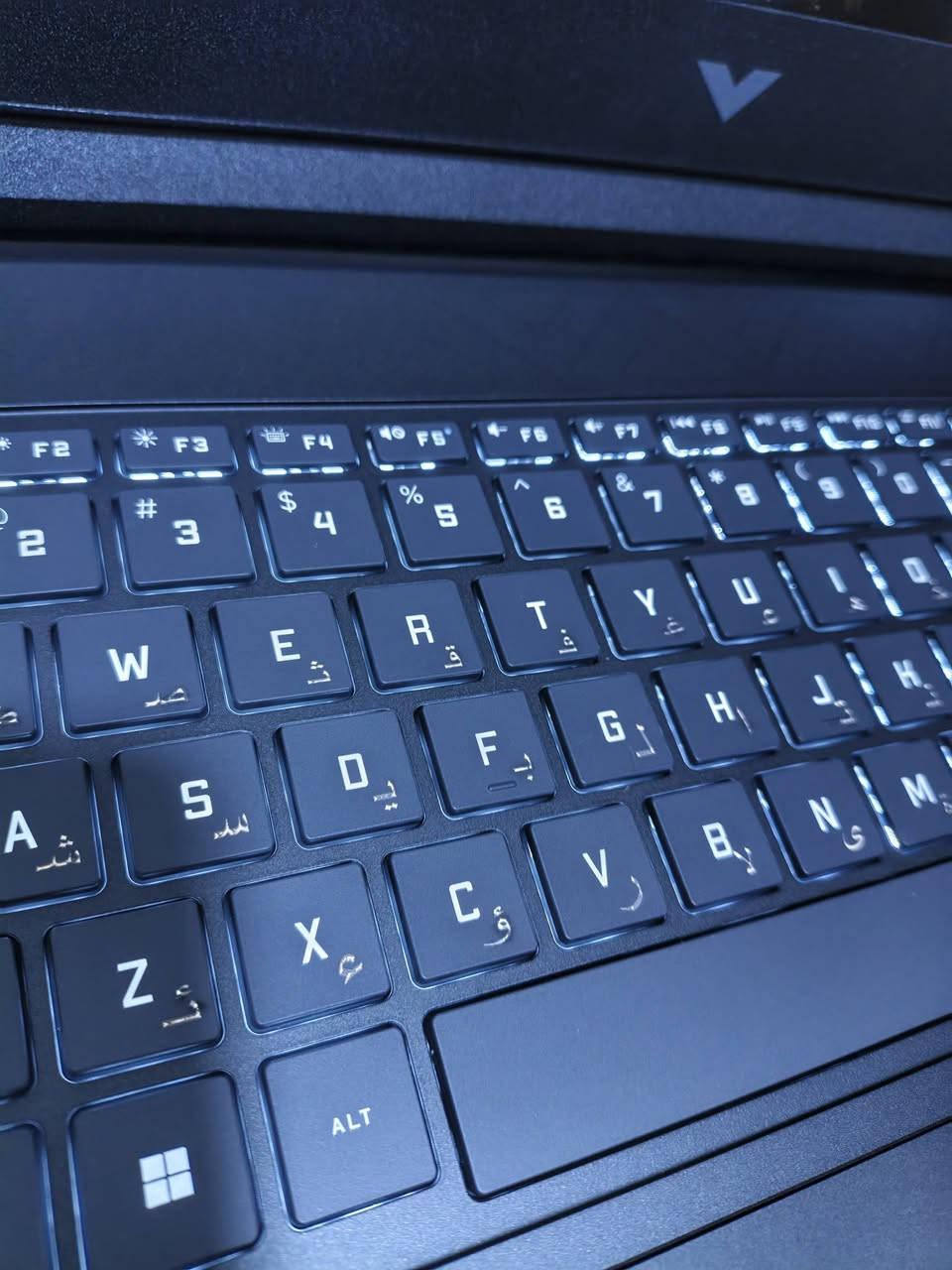 لاپتوپ للبیع VICTUS 15
مع الشحن والكرتون

استخدام شهرين فقط

💻 Model: HP Victus 15-fa2082wm
 Processor: Intel Core i5-13420H (13th Gen)🎮 Graphics: NVIDIA GeForce RTX 4050 (6GB VRAM)
⚡ RAM: 16GB DDR4
💾 Storage: 512GB NVMe M.2 SSD
🖥️ Display: 15.6-inch Full HD (1920 x 1080)
🔄 Refresh Rate: 144Hz Smooth Gaming Screen
🎨 Color: Mica Silver
⌨️ Keyboard: Full-size Backlit Keyboard with Numpad
🔌 Ports: 1 USB-C, 2 USB-A, 1 HDMI 2.1, Ethernet, Audio Jack
🌐 Wireless: Wi-Fi 6E + Bluetooth

سعر: 1،050،000


**إذا كنت صاحب هذا الإعلان وتريد حذفه لأي سبب، رجاءا أرسل رسالة إلى الدعم الفني**