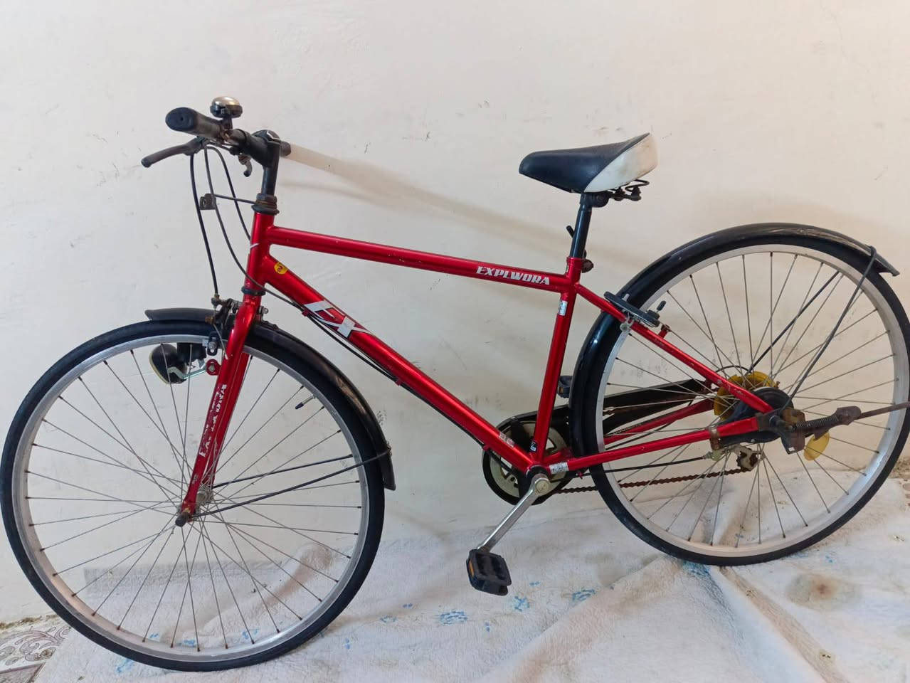 السلام عليكم 🖐
للبيع فقط 🤝
 
ماركه   E X👍 

بايسكل  نوع c700 حديث موديل 2019ياباني 💪

ابريك امام خلفي مضبوطه👍

نظيف جدا 

حاويه غير مستخدم بالعراق

مكينه 1/6كير شاشه 

خفيف جدا وسريع ✈

جاهز اي عطل مابي👍🏻

حجم 27 C700

سرج رياضي طبي

ويلات المنيوم 

مكينه شيمانو 
 عگرب شيمانو
اطارات جدد

👈السعر  90👉🙏وبي مجال 

العنوان :
👈بغداد فلكه حي النصر 👉

❌لا يوجد توصيل🛻❌
 
نعتذر عن المراوس🚲🙏❤


**إذا كنت صاحب هذا الإعلان وتريد حذفه لأي سبب، رجاءا أرسل رسالة إلى الدعم الفني**