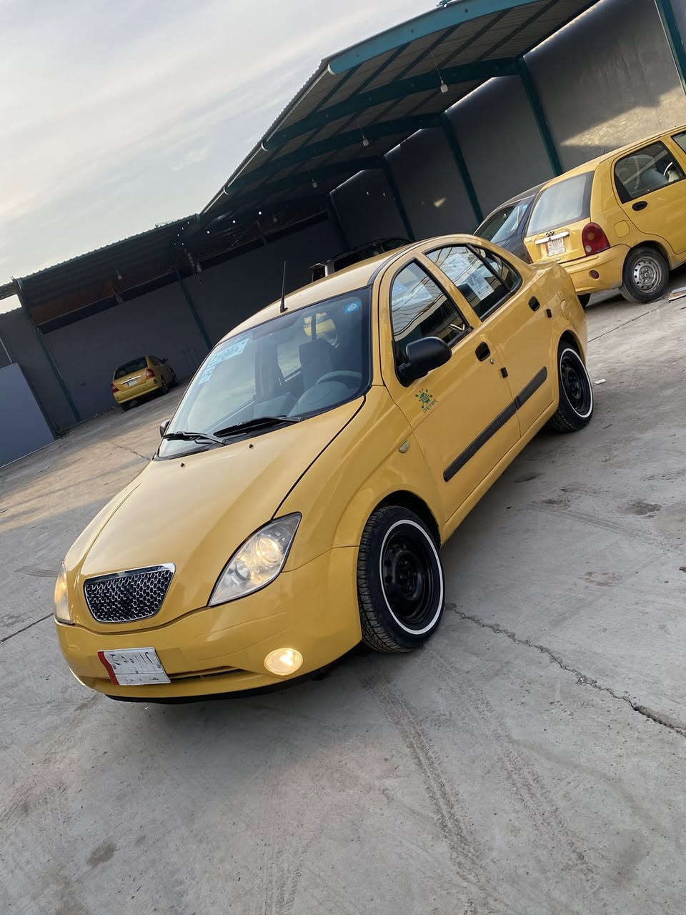 طيبه 2016رقم الماني سنويه لل 2027 طخم تاير جديد جامات كلها شغاله كلشي بيها شغال دوشمه جديده محرك بي بخار جاملج امامي مبدل صفحه السايق بس السياره بدون صبغ 
السعر 40وبيها مجال 
للاستفسار ***********
