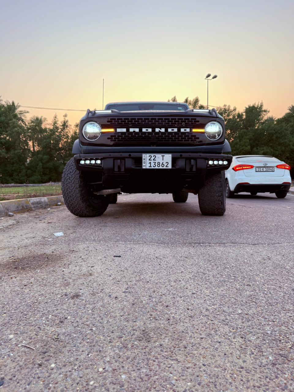 �🔥 فرصة لعشاق القوة والمغامرة! 🔥🚙
�🔥 للبيع  او مراوس – Ford Bronco 2022 Big Bend 🚙

🛕العنوان / الكرخ 
للاستفسار 

*********** ☎️☎️

رقم أربيل الجديد وبأسمي شخصيآ فحص وهزة كله جاهز 

✨ عداد: 36 الف ميل فقط

✨ محرك V6 سعة 2.7 لتر تيربو

✨ قوة هائلة تصل إلى 330 حصان 🏁

✨ فئة: Big Bend العملية والمليئة بالمزايا

✨ سقف متحرك بالكامل (Removable Top) لعشاق المغامرة

✨ لون خارجي مميز جداً بتصميم جبلي Rugged 🏔️

مواصفات فئة Big Bend:

✅ نظام دفع رباعي 4x4 مجهز للطرق الجبلية والصحراوية.

✅ عجلات 17 إنش مع إطارات مخصصة للطرق الوعرة.

✅ مقصورة داخلية رحبة مع شاشة 8 إنش SYNC 4 تدعم Apple CarPlay وAndroid Auto.

✅ أنظمة أمان متقدمة: كاميرا خلفية + مساعد ثبات + وسائد هوائية متعددة.

✅ وضعيات قيادة متعددة (G.O.A.T Modes) تناسب جميع التضاريس.

💡 سيارة مغامرات بامتياز، تجمع بين القوة – الراحة – التصميم العصري.

📍 لا تفوت الفرصة! تواصل معنا الآن 📞
