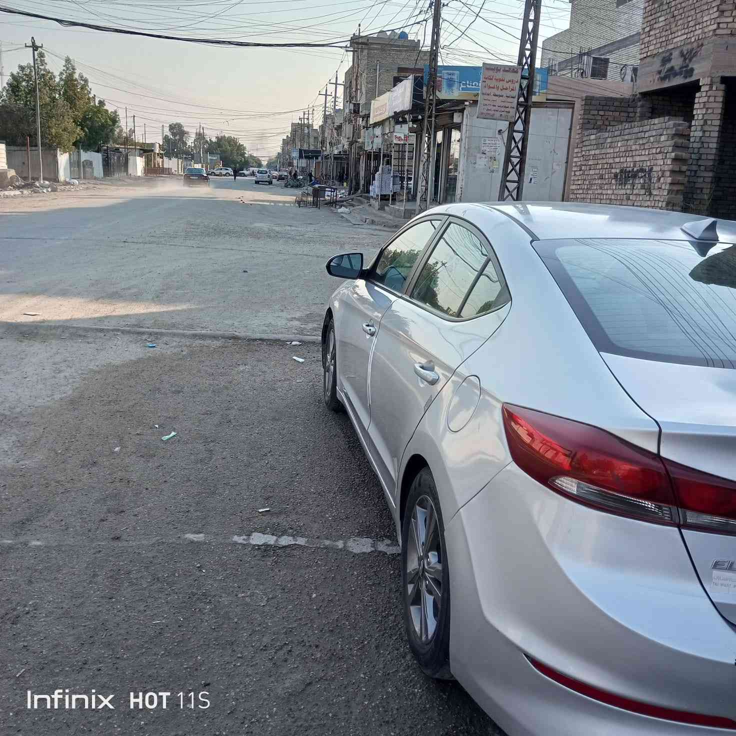 السلام عليكم 
اللهم صلي على محمد وال محمد 
انترا موديل 17وارد امريكي السنوية 2029 باب الصدر والجاملغ الأيمن فقط رقم واسط
وباسمي تحويل مباشر 
مكينه وكير نظيفات مكفولات باتري جديد 
السيارة استعمال بيت ودوامي فقط 
بيها منظومه غاز
مكان السيارة بغداد    ***********
