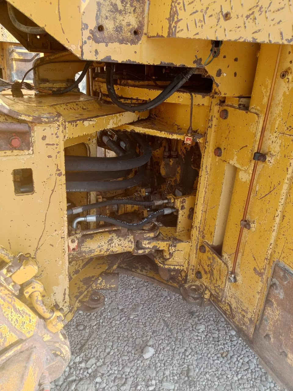 سلام عليكم للبيع شفل ٧٠ موديل٨٣ مكينه وكير وتركم كفاله تحويل ثاني يوم رقم بصره للستفسار تصال ***********
